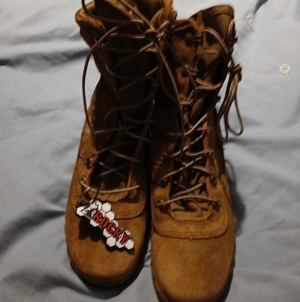 Rocky brand mens boots. New in box. Size 6.5